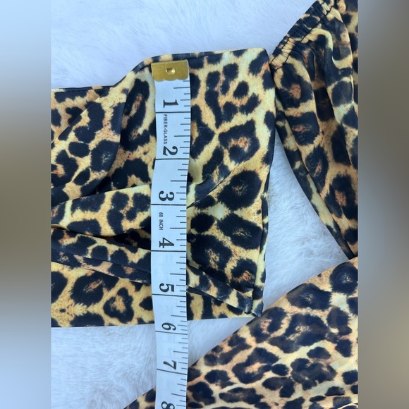 NWT: PRETTYLITTLETHING Leopard Puff Sleeve Strapless Bikini Top - Picture 4 of 10